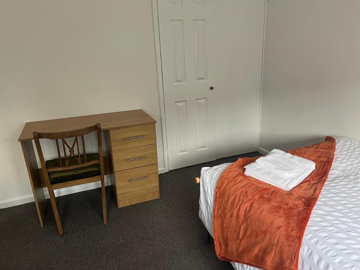 The Coral Guest House 1 Mile From Winchester Market Eksteriør bilde